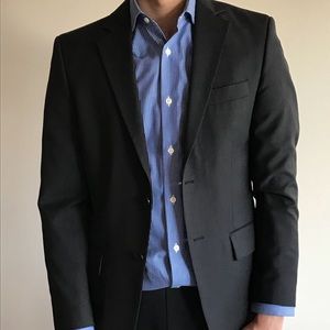 S oliven black suit